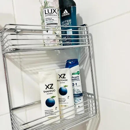 Near The Train Station, Free Parking &netflix