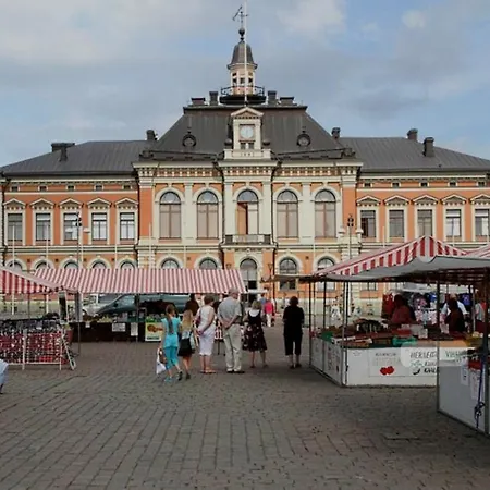 Near The Train Station, Free Parking &netflix *