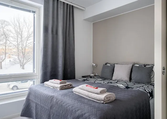 شقة Near The Train Station, Free Parking &netflix