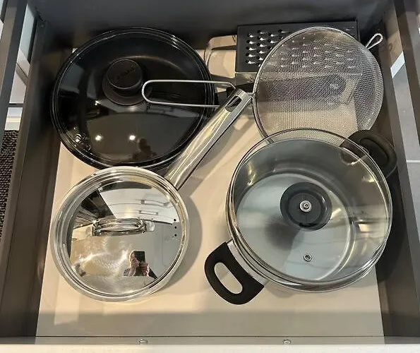 Near The Train Station, Free Parking &netflix شقة