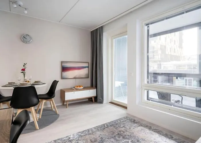 Near The Train Station, Free Parking &netflix *