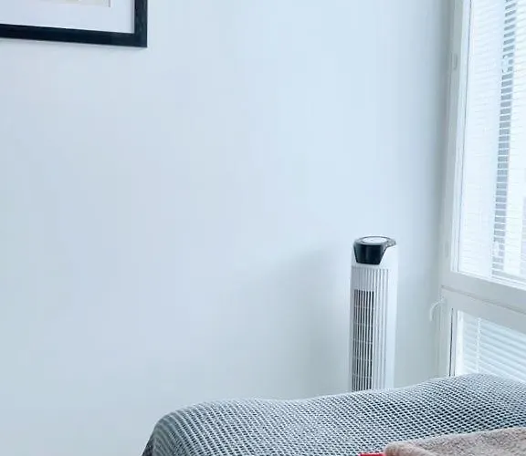 Near The Train Station, Free Parking &netflix شقة