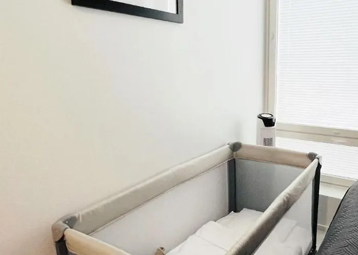 شقة Near The Train Station, Free Parking &netflix *